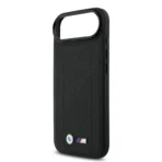 BMW iPhone 17 Air Backcover hoesje - MagSafe - Quilted Leather Case With Metal Logo - Zwart - Image 7