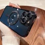 Apple iPhone 13 Camerabescherming Magsafe Zwart Hoesje