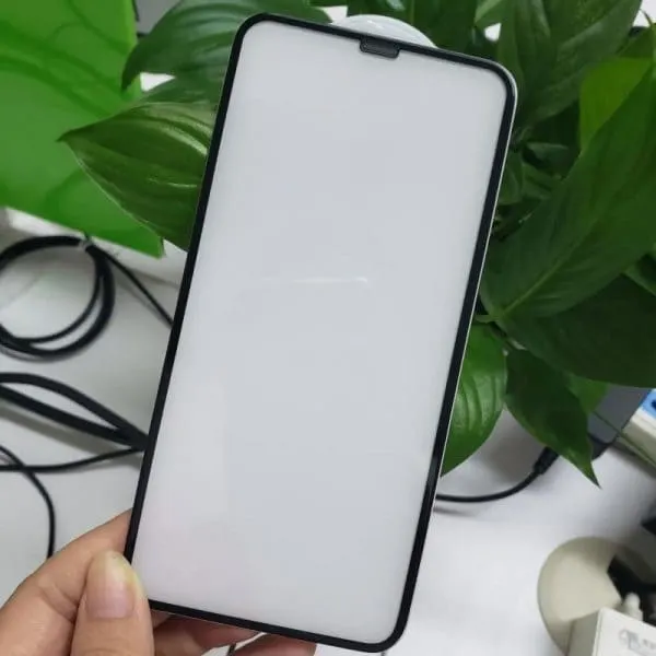 3d-glasprotector-8-1.webp Apple iPhone 11 Pro Max Zwart 6D glass screenprotector - Image 1